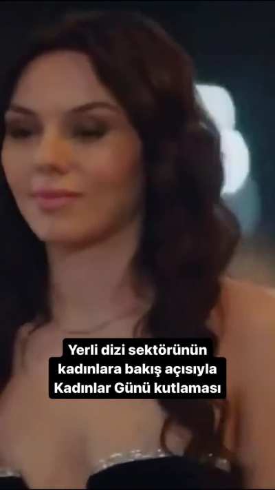 
Yerli dizilerin Kadınlar G&uuml;n&uuml; kutlaması da b&ouml;yle oluyo sanırım. 5 yıldır kanalımda dizilerdeki kadınların aşağılanmasını, şiddeti, hayvan ve mal yerine koyulmasını eleştiriyorum ama her ge&ccedil;en g&uuml;n daha k&ouml;t&uuml;ye gidiyor. 