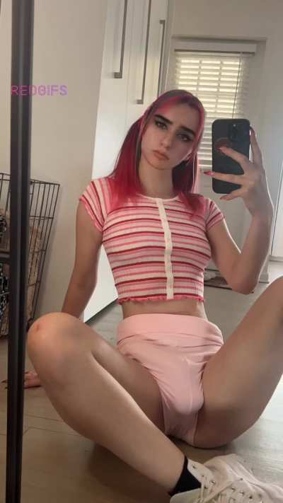 Write "yes" and I'll send you my hottest cumshot video 😘💦