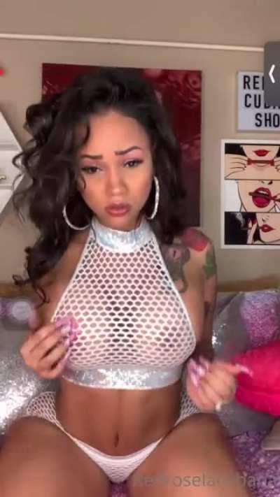 I got 300 + videos of her 4$ cash app Dm Me