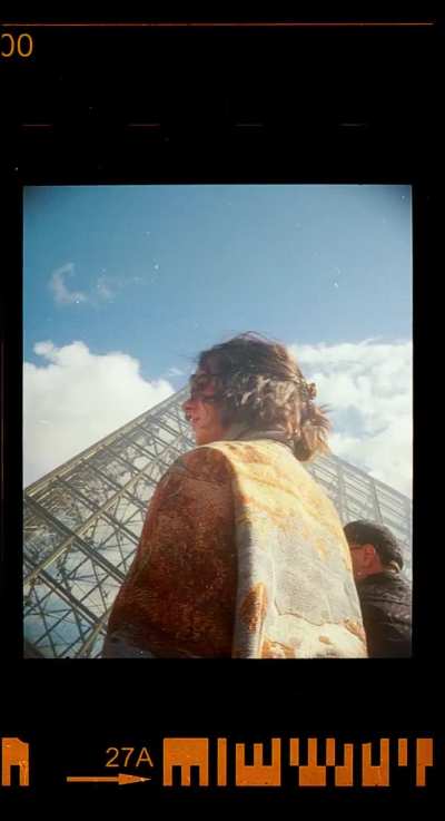 Louvre / Nishika N8000/ Fuji 400
