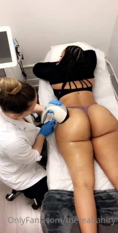 Damn Tahiry got that 🎂 🍰
