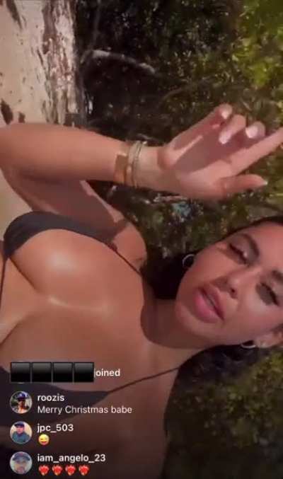 🏝🧉🌊&spades;️