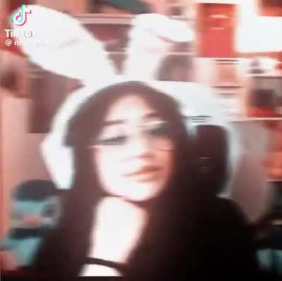 She knows how good she looks(credit @nhiespamz)