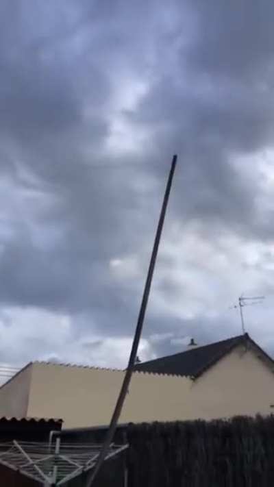 Turning yourself into a lightning conductor
