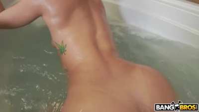 Jada&rsquo;s Ass is Perfection