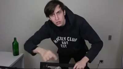 Core tentando explicar toda hist&oacute;ria de fnaf sem deixar uma ponta solta(n&atilde;o sei se isso ficou bom,mas ok)