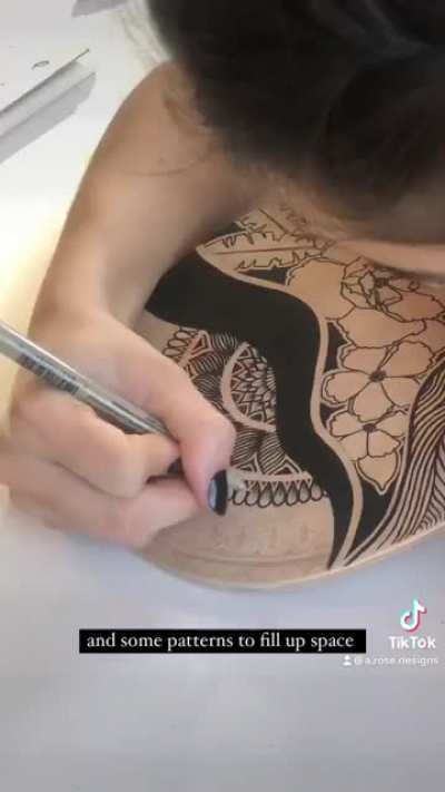 Progress on a skateboard I&rsquo;m drawing on