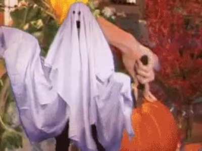 HAPPY FIRST DAY OF HALLOWEEN!