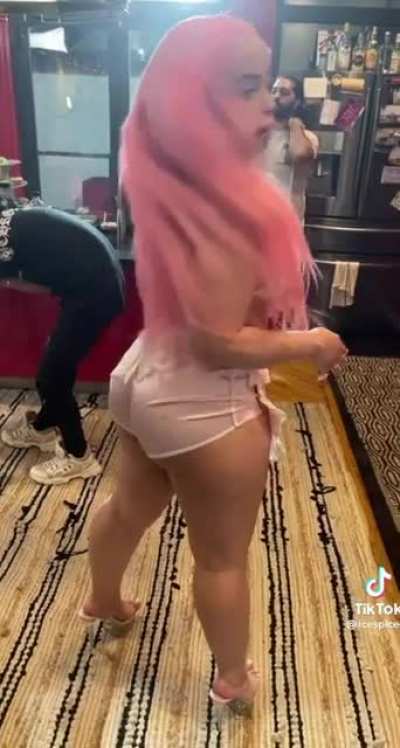 Booty cuffs 🥺