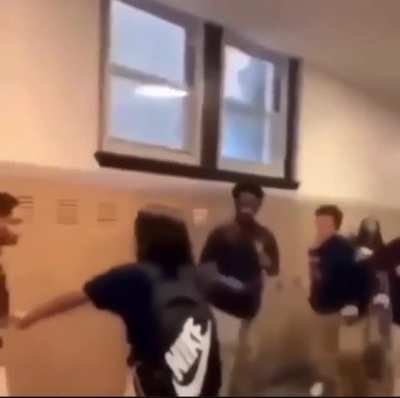Ayo what&rsquo;s yeet doing??