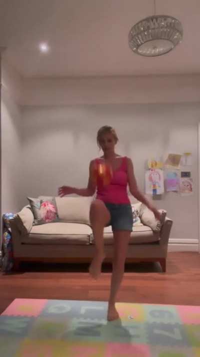 Rachel Riley