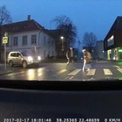 Халк помогать