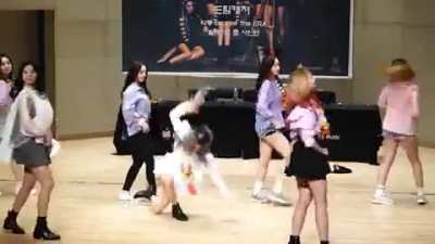 Yoohyeon's Dystopia: Lose Mysafety