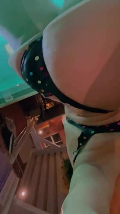 Simone's bikini has to work overtime 😂