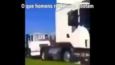 Gosto de comer caminh&atilde;o com coquinha gelada hmmm COQUINHA GELADA HMMMMMM