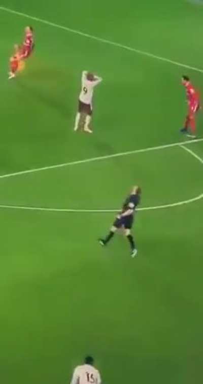 Referee has Lacazette in his Fantasy Premier League team