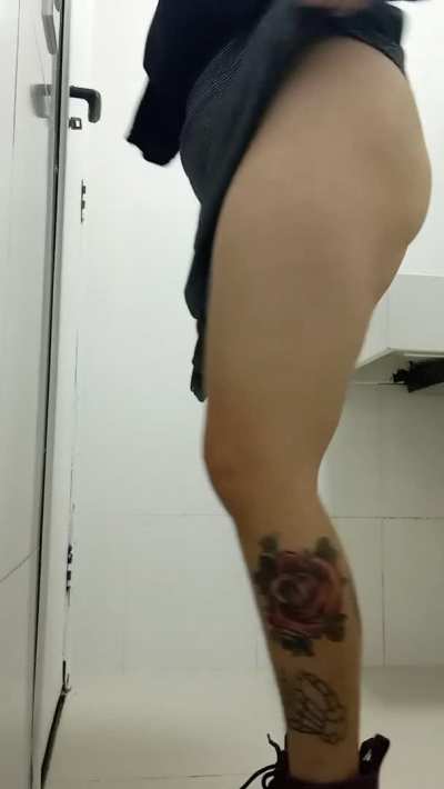 i went to the dentist and i figured i didnt need to wear any underwear