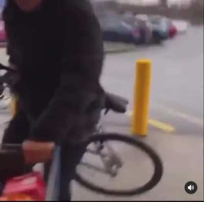 Robber attempts to leave store but grandma saves the day