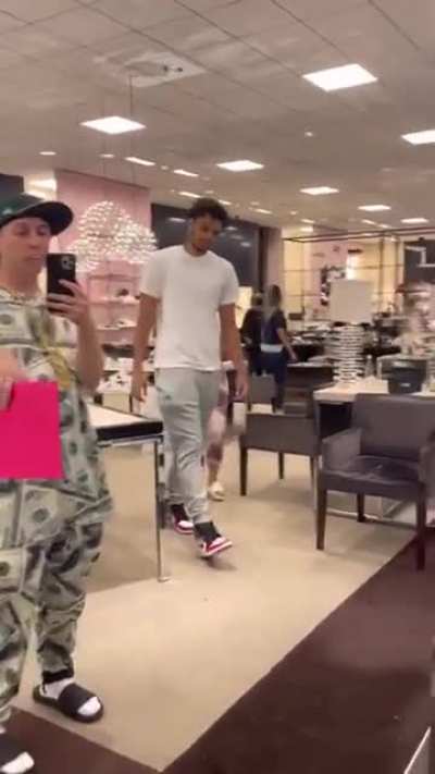 white hoodrat clapping back at the Instagram haters