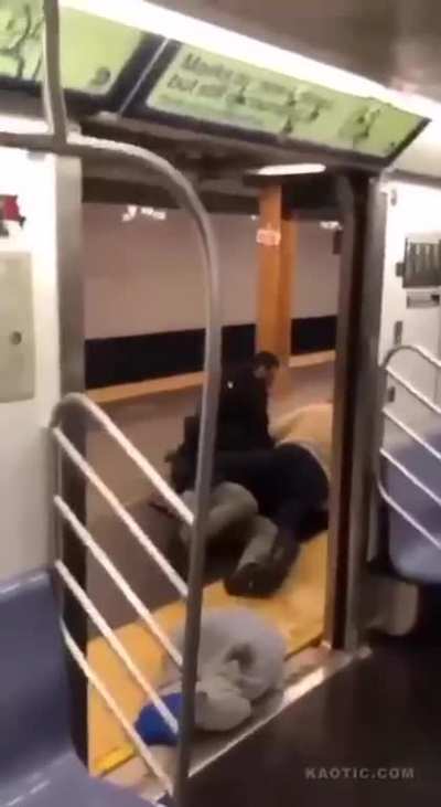 NYC undercover cops vs homeless man