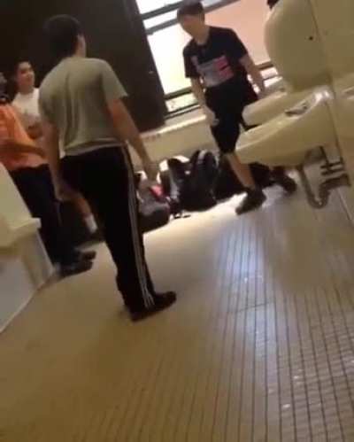 NF fan and Hopsin fan get into a fight 😳 *NOT CLICKBAIT*