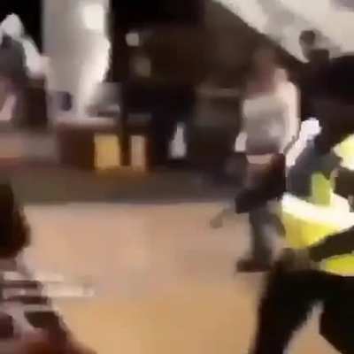 Esta pelea es mejor que todo drag&oacute;n ball