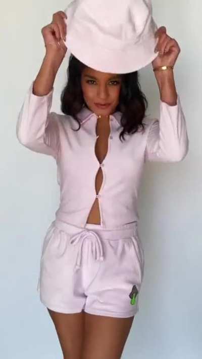 Vanessa Hudgens