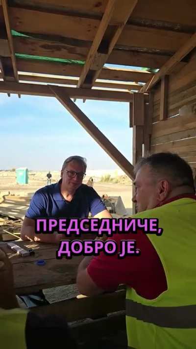 Predsednik ponovo jede sendviče