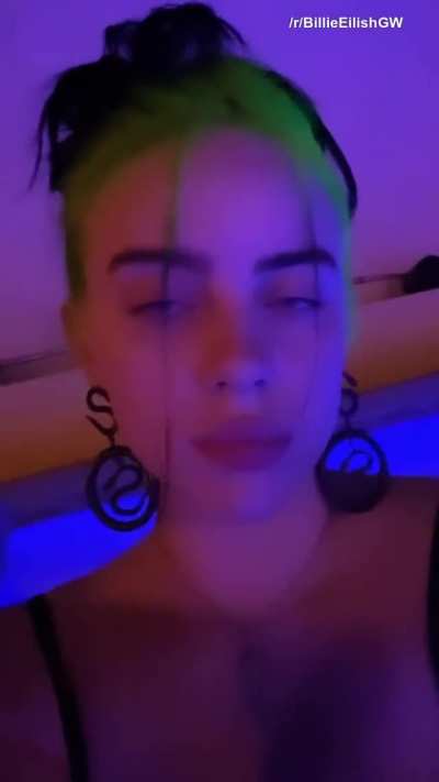 Billie Eilish's lips are made for sucking dick