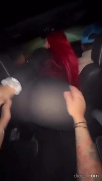 Ari 🍑🍑