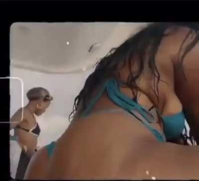 Lap dance