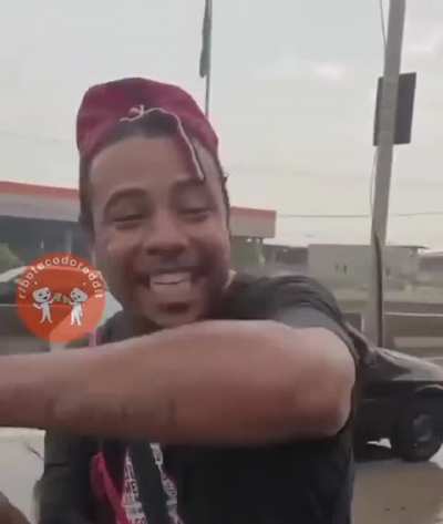 L&aacute; se vai minha carona! 