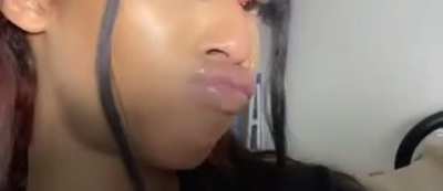 👄👅👅