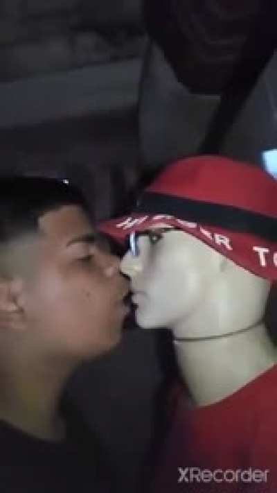 Vagner com V tomando um apavoro