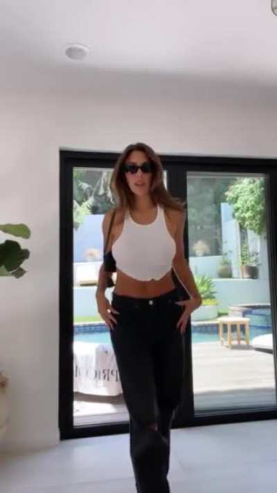 white top bouncy