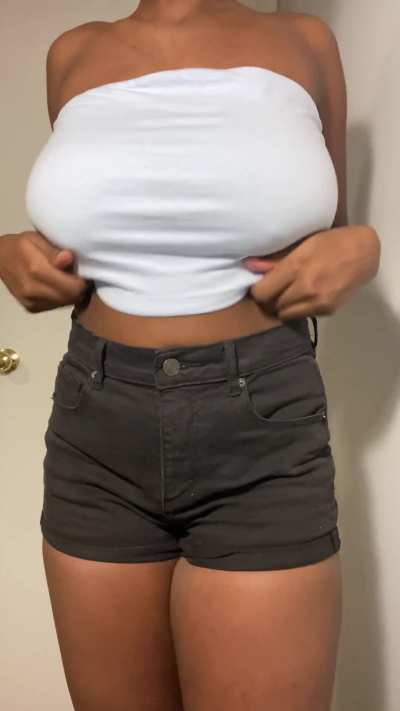 Who else loves tube top season? :P