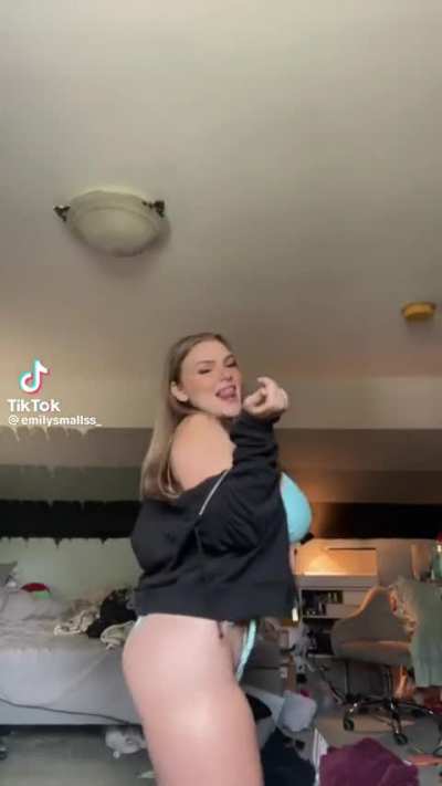 @emilysmallss_