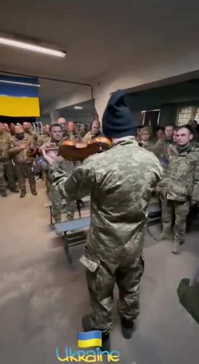 Military man plays the National anthem of Ukraine 🇺🇦