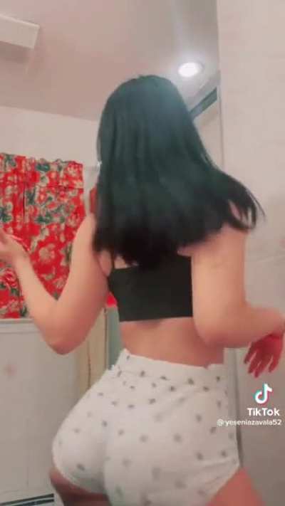 Salvadorian baddie