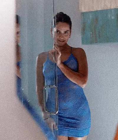 showing her curves