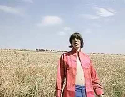 George Roger Waters walks in a field and fucking dies.