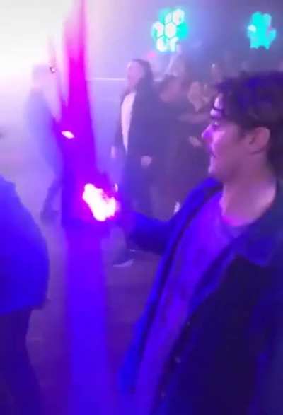 Ķ&euml;vį&ntilde;, wielder of the holy light