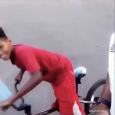 😁