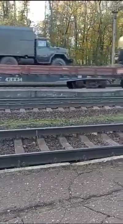 Mega Breaking: Russian and Belarusian vehicles headed to the border between Belarus and Ukraine have been given a new triangle tactical marking presumably for a new joint offensive against northern Ukraine