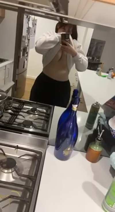 Dropping G&rsquo;s like it&rsquo;s nothing in the kitchen mirror
