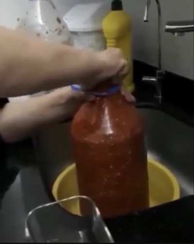 Opening a jar