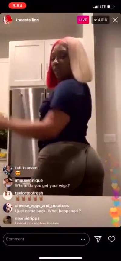Damn this short must smell soooo fucking good👃😍
