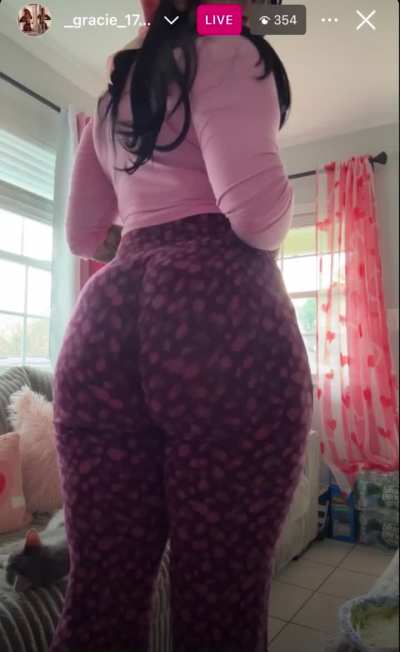 That Booty Is Perfect 😮&zwj;💨