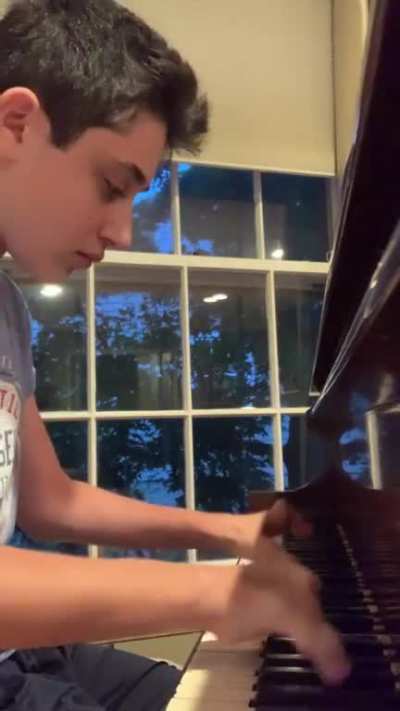 Hi all! I was born with a rare condition that makes it so that I only have two fingers on each of my hands. So here&rsquo;s a chunk of the Pok&eacute;mon Sun and Moon theme on the piano, hope you enjoy! You shouldn&rsquo;t let your differences hold you back, and if you put 
