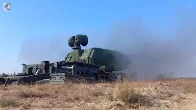 A new Ukrainian video is showing their most advanced SHORAD system the Rheimetall "Skynex", including some live firing. 